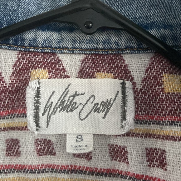 WHITE CROW  Jean Jacket Boho Distressed Denim Jacket Aztec Navajo Print Panel S - Picture 3 of 7